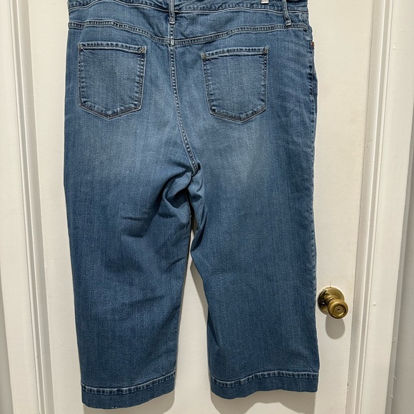 a.n.a Plus Size Wide Leg Button Up Jeans - Picture 2 of 11